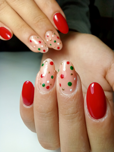 Uñas  Esculturales en forma Almendra con un acabado Brillante y efecto de No